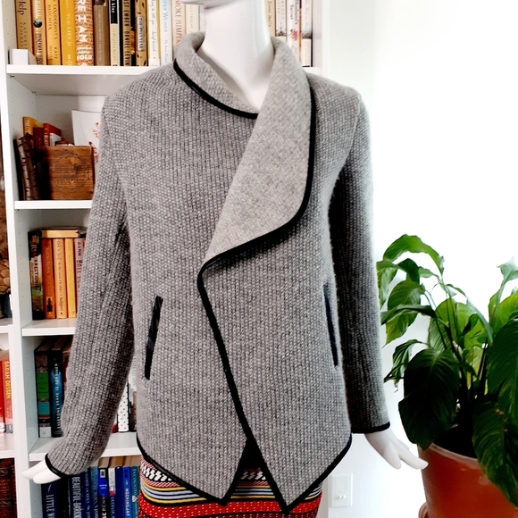 Cupcakes and Cashmere Sidney Draped Jacket - Picture 2 of 10